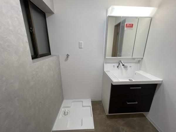 大阪市鶴見区徳庵2丁目　中古戸建 内観写真（洗面台・洗面所）