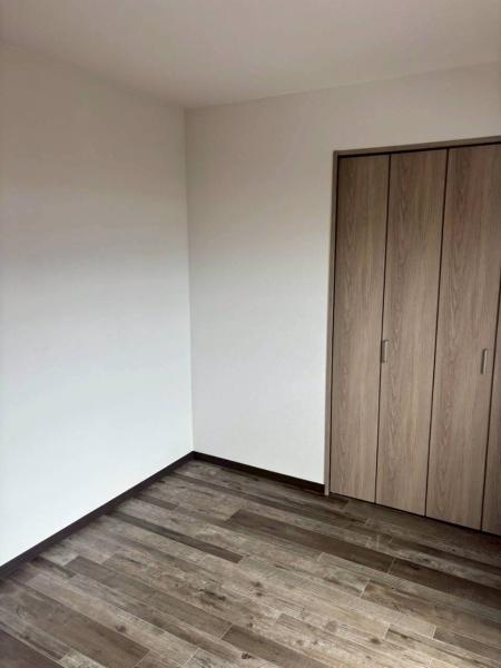 大阪市鶴見区徳庵2丁目　中古戸建 内観写真（リビング以外の居室）