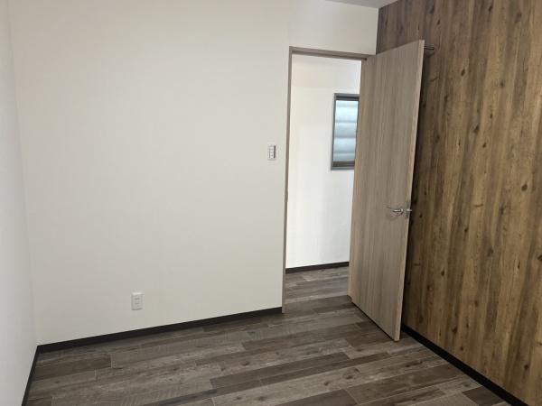 大阪市鶴見区徳庵2丁目　中古戸建 内観写真（リビング以外の居室）