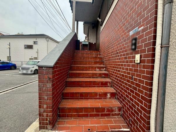 大阪市西成区天下茶屋1丁目　中古戸建 現地写真（玄関）