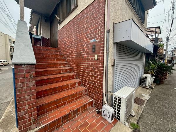 大阪市西成区天下茶屋1丁目　中古戸建 現地写真（玄関）