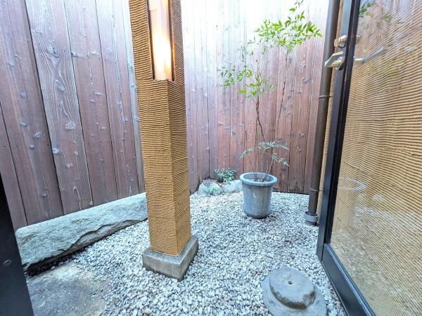 京都市東山区下棟梁町　中古戸建 現地写真（庭）