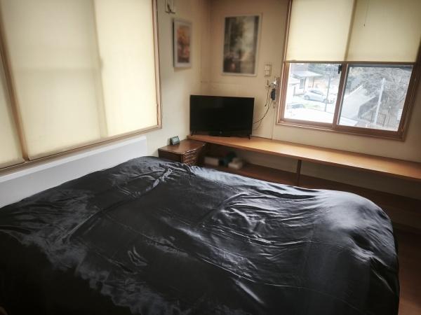 京都市右京区太秦三尾町　中古戸建 内観写真（リビング以外の居室）