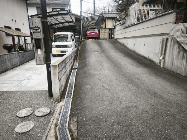 京都市右京区太秦三尾町　中古戸建 現地写真（前面道路含む現地写真）