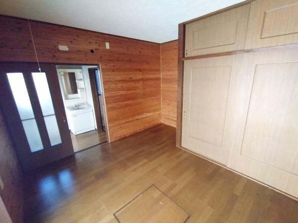 大阪市淀川区東三国2丁目　中古戸建 内観写真（リビング以外の居室）