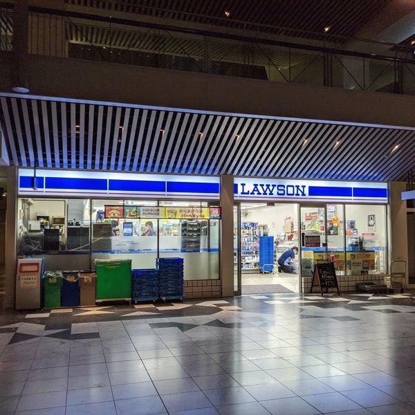 シーサイドレジデンスコスモスクエア駅前 コンビニ