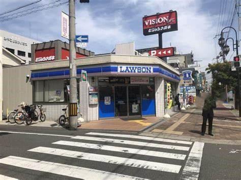 ローレルタワー夕陽丘イーストレジデンス コンビニ