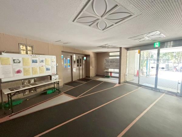 南港フローラルハイツ23号棟 共用部写真（エントランス）