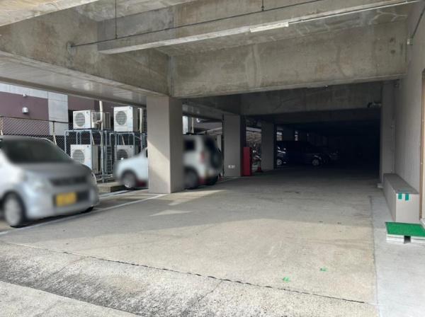 友禅ハイツ 共用部写真（駐車場）