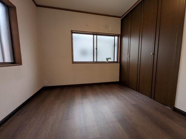 京都市左京区松ケ崎柳井田町　中古戸建 内観写真（リビング以外の居室）