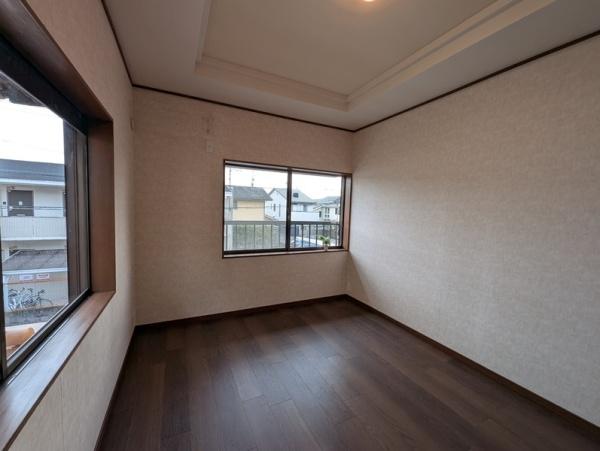 京都市左京区松ケ崎柳井田町　中古戸建 内観写真（リビング以外の居室）