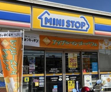 パークプラザ鶴見 コンビニ