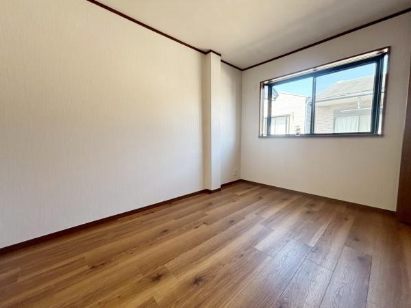 大阪市東住吉区鷹合2丁目　中古戸建 内観写真（リビング以外の居室）