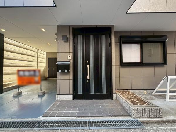 大阪市東住吉区鷹合2丁目　中古戸建 現地写真（玄関）