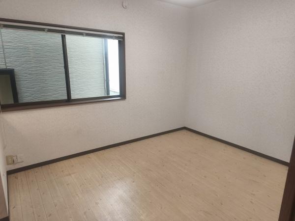 京都市右京区西京極東町　中古戸建 内観写真（リビング以外の居室）