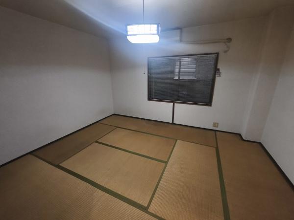 京都市右京区西京極東町　中古戸建 内観写真（リビング以外の居室）
