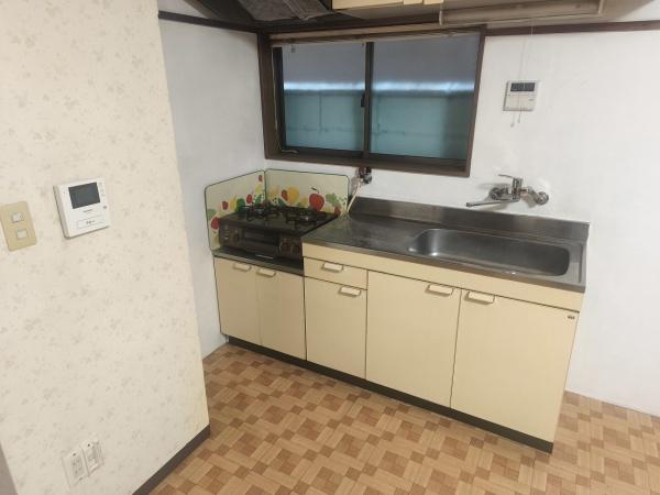 京都市右京区西京極東町　中古戸建 内観写真（キッチン）