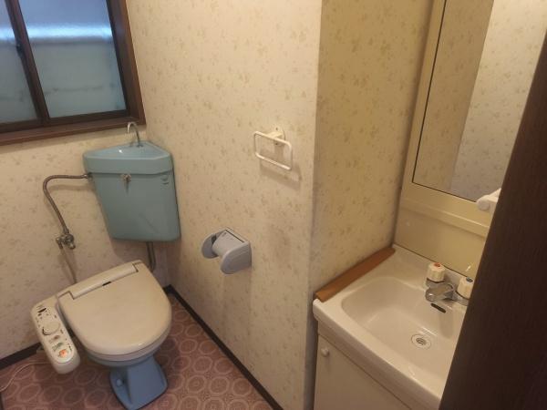 京都市右京区西京極東町　中古戸建 内観写真（トイレ）