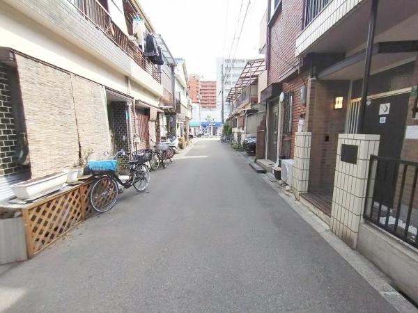 大阪市淀川区東三国１丁目　中古テラスハウス 現地写真（前面道路含む現地写真）