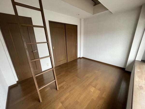 尼崎市大庄西町4丁目　中古戸建 内観写真（リビング以外の居室）