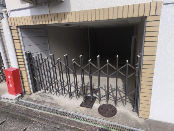 京都市山科区川田御出町　中古戸建 現地写真（駐車場）