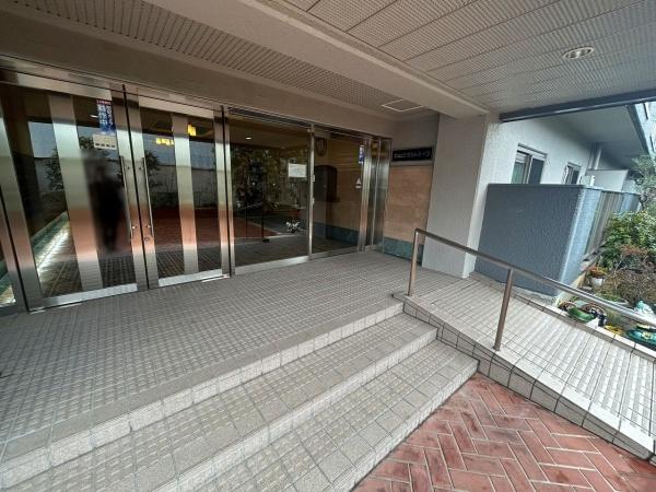 北山グランドハイツ 共用部写真（エントランス）