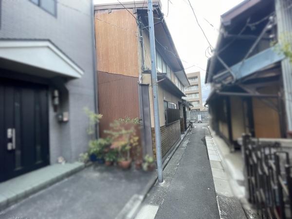京都市下京区諏訪開町　中古テラスハウス 現地写真（前面道路含む現地写真）