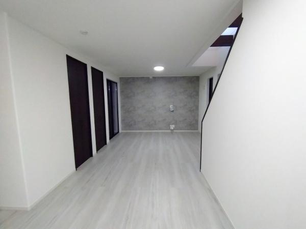 大阪市西淀川区中島１丁目　中古戸建 内観写真（リビング）