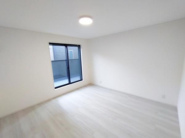 大阪市西淀川区中島１丁目　中古戸建 内観写真（リビング以外の居室）