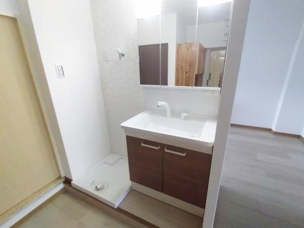 塚本東コーポ　A棟 内観写真（洗面台・洗面所）