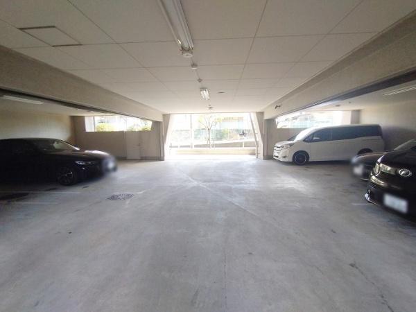 阪神住建グランドヴィラ此花Ⅰ 共用部写真（駐車場）