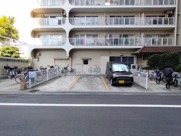 日商岩井京橋ハイツ 共用部写真（駐車場）