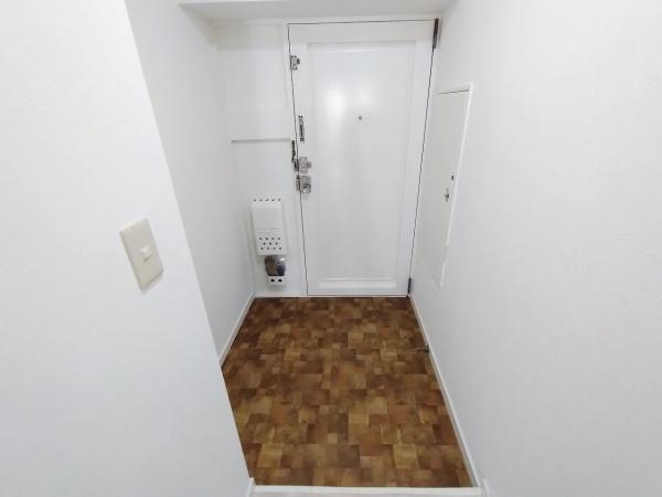 日商岩井京橋ハイツ 現地写真（玄関）