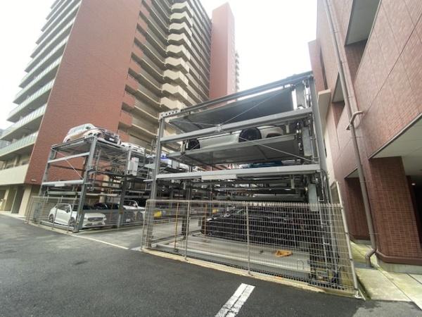 阿波座ライズタワーフラッグ46 共用部写真（駐車場）