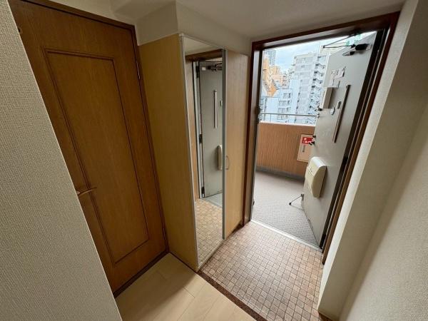 パインコート松屋町 現地写真（玄関）