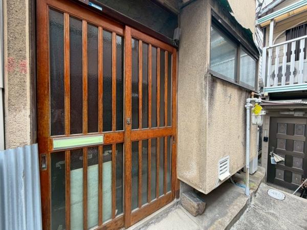 大阪市天王寺区勝山3丁目　中古戸建 現地写真（玄関）