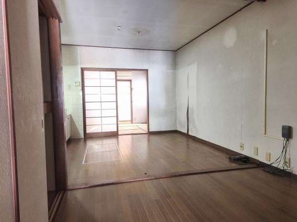 京都市右京区太秦御領田町　中古戸建 内観写真（リビング）