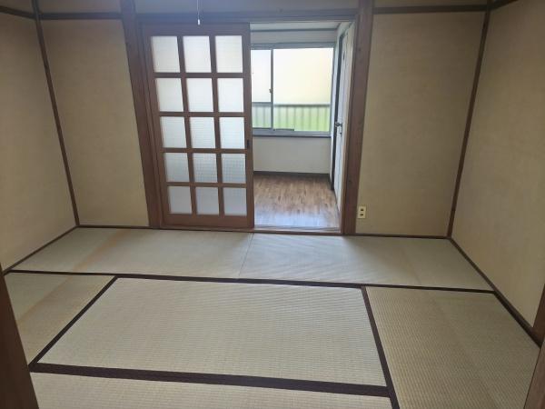 京都市山科区小山姫子町　中古戸建 内観写真（リビング以外の居室）