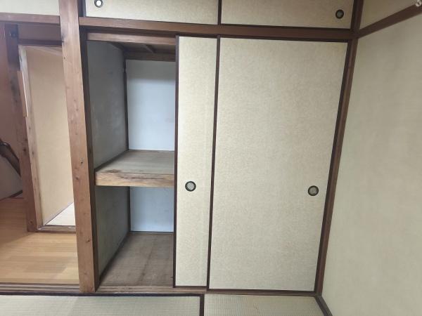 京都市山科区小山姫子町　中古戸建 内観写真（収納）