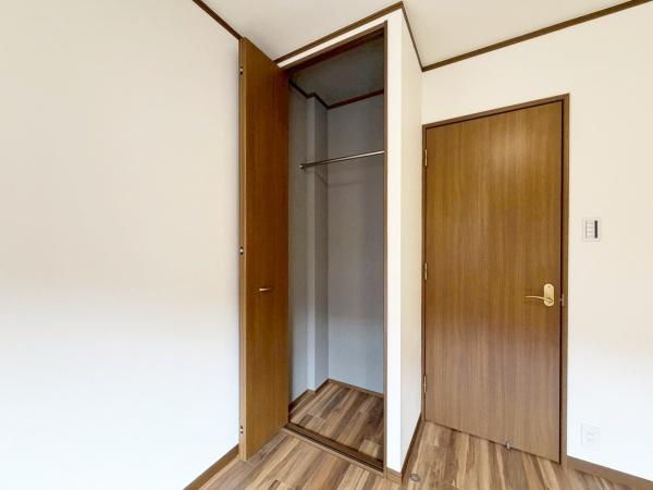 大阪市天王寺区国分町　中古戸建 内観写真（収納）