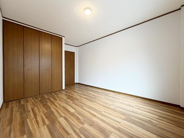 大阪市天王寺区国分町　中古戸建 内観写真（リビング以外の居室）