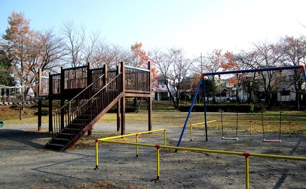 ハイネス上本町 公園