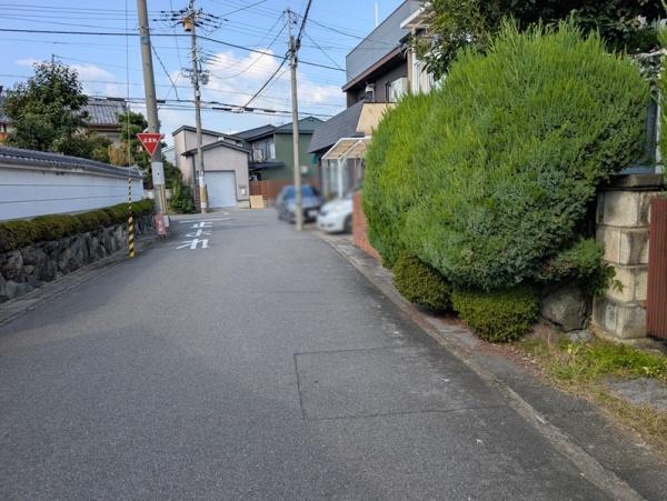 京都市伏見区久我東町　中古テラスハウス 現地写真（前面道路含む現地写真）