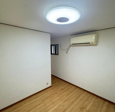 大阪市平野区加美北1丁目　中古戸建 内観写真（リビング以外の居室）