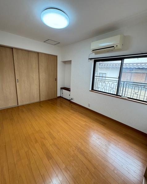大阪市平野区加美北1丁目　中古戸建 内観写真（リビング以外の居室）