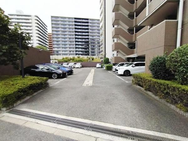 コスモ城東野江ロイヤルフォルム 共用部写真（駐車場）