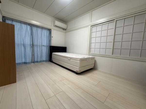 河内長野市南花台5丁目　中古戸建 内観写真（リビング以外の居室）