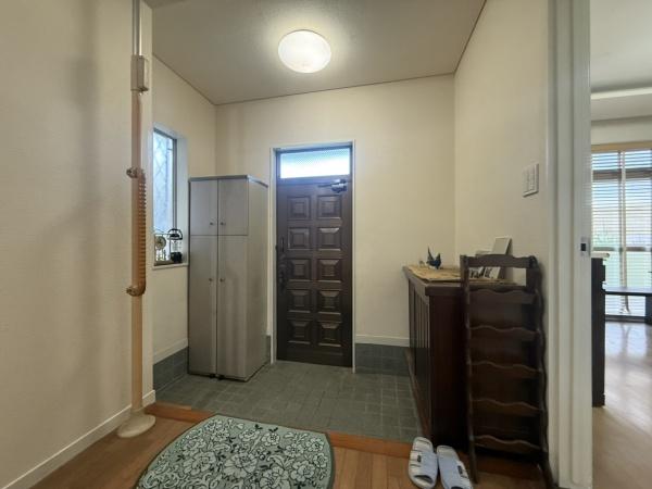 河内長野市南花台5丁目　中古戸建 現地写真（玄関）
