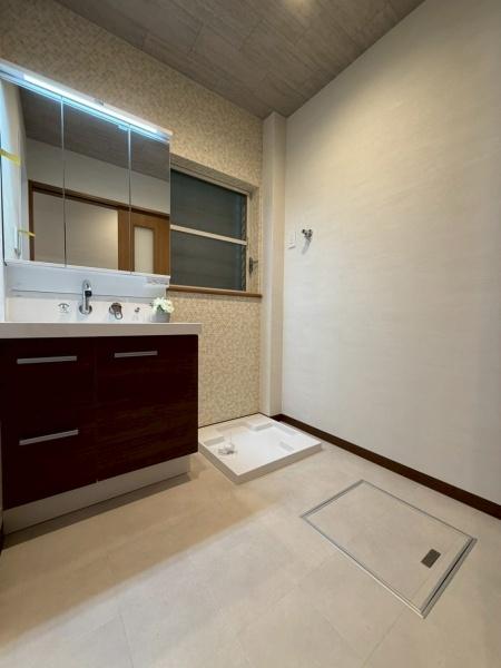 大阪市平野区平野東1丁目　中古戸建 内観写真（洗面台・洗面所）