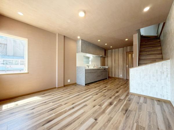 大阪市平野区平野東1丁目　中古戸建 内観写真（リビング）